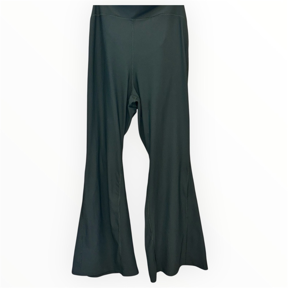 EUC Old Navy Women's Dark Flare Pants